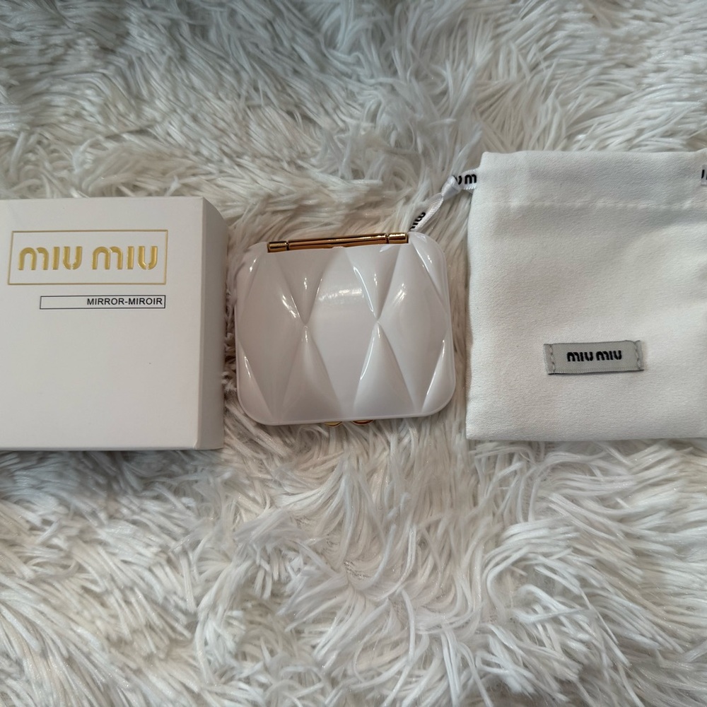 NWT Authentic Miu Miu Classic Crisp White Double Sided Dual Compact Mirror - Picture 7 of 7